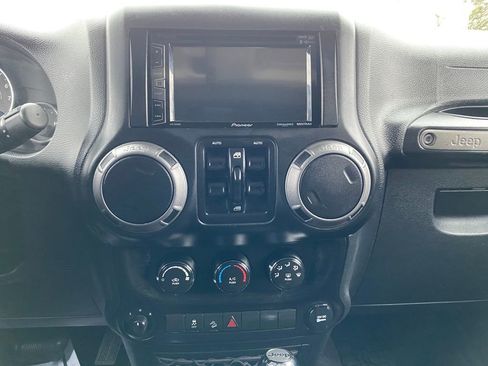 Used 2017 Jeep Wrangler Unlimited Sport image 25