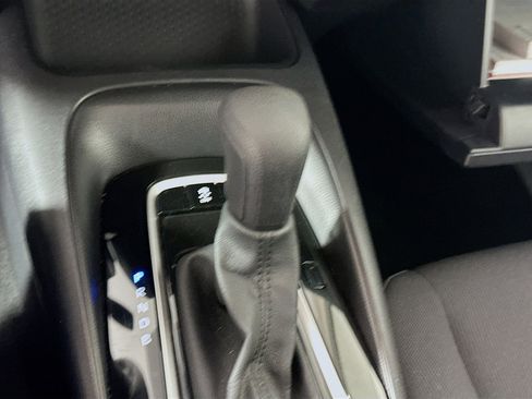 Used 2025 Toyota Corolla LE image 24