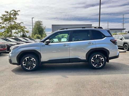 Certified 2025 Subaru Forester Premium AWD/4WD image 4