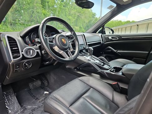 Used 2018 Porsche Cayenne AWD/4WD image 4