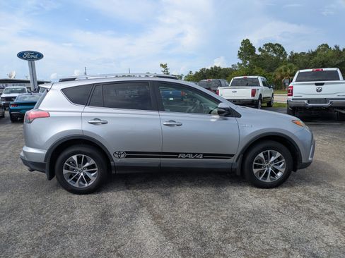 Used 2017 Toyota RAV4 XLE w/ Protection Package AWD/4WD image 3