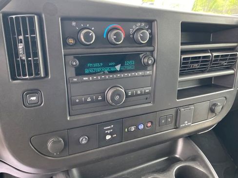 Used 2025 GMC Savana 3500 LT w/ LT Preferred Equipment Group RWD image 11
