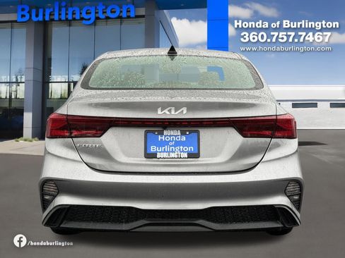 Used 2023 Kia Forte LXS image 5