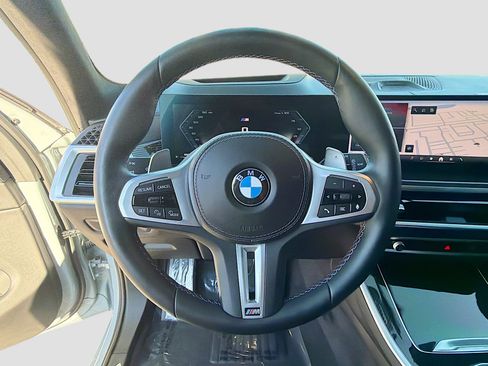 Used 2024 BMW X5 M60i image 40