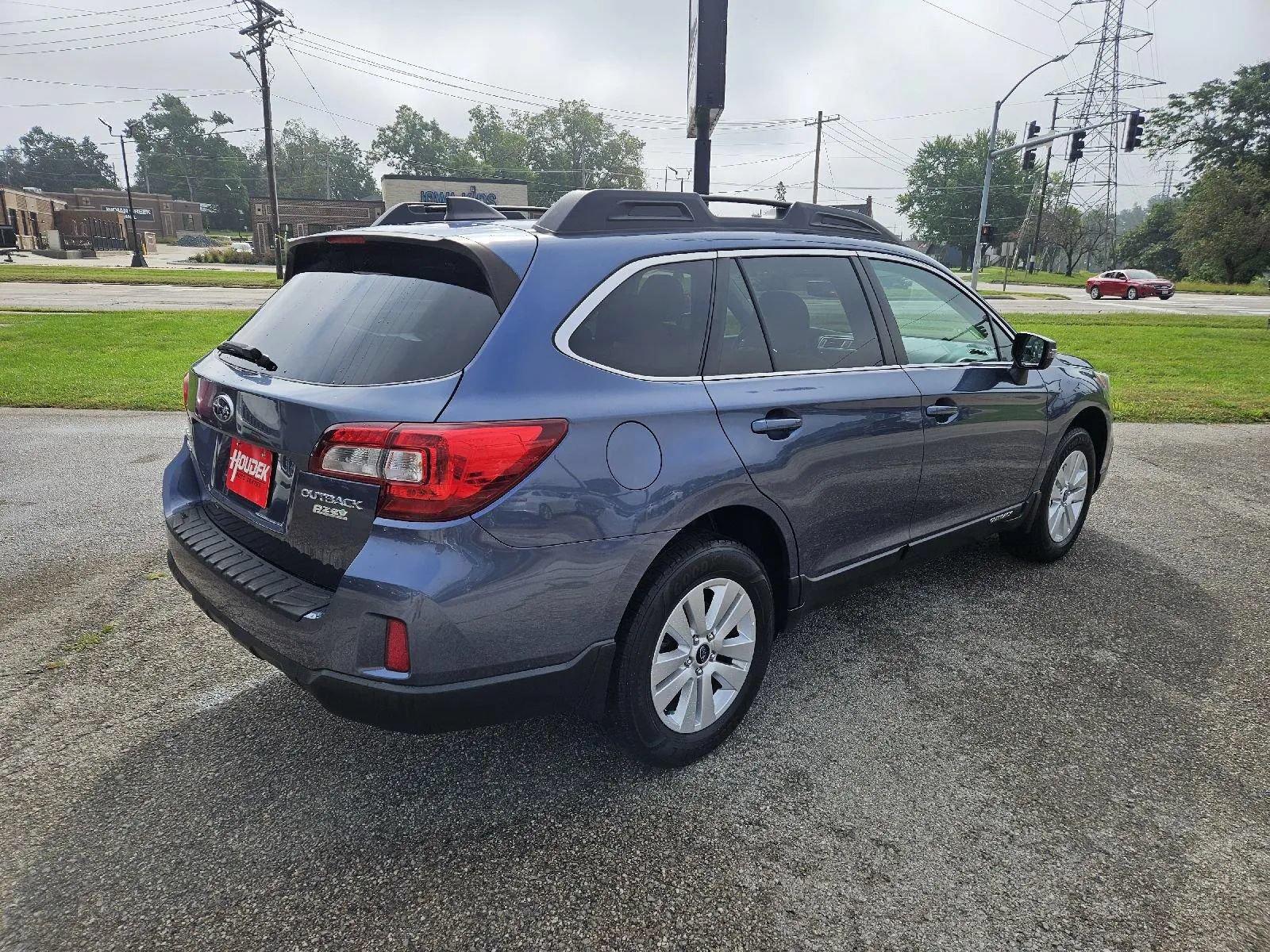 Used 2017 Subaru Outback 2.5i Premium AWD/4WD image 6