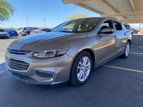 Used 2018 Chevrolet Malibu LT w/ LPO, Convenience Package 2 FWD image 1