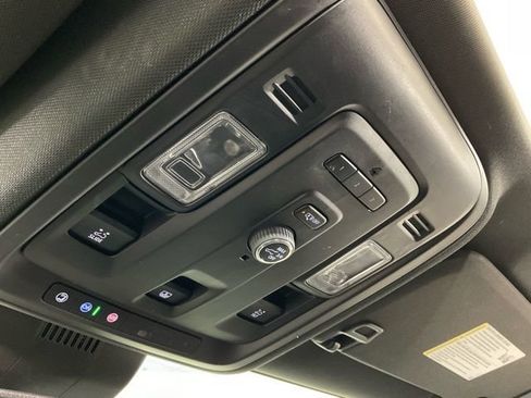 Used 2023 GMC Yukon SLT image 25