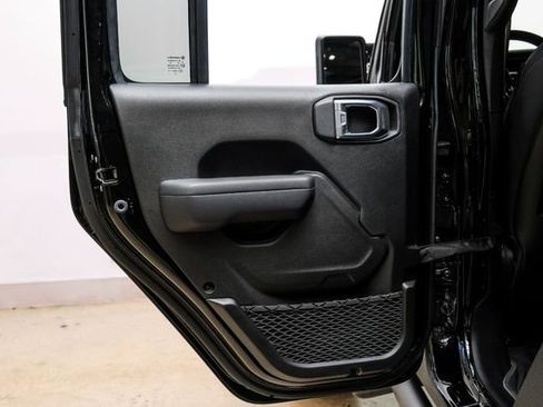Used 2025 Jeep Gladiator Rubicon w/ Safety Group AWD/4WD image 86
