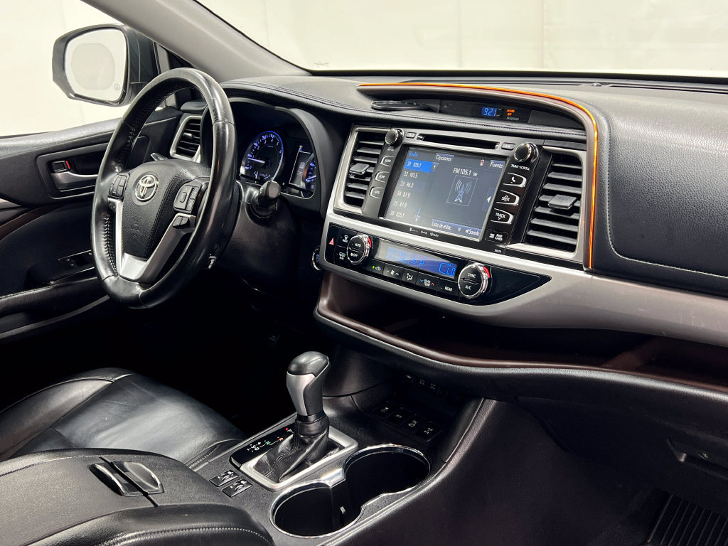 Used 2018 Toyota Highlander XLE AWD/4WD image 20
