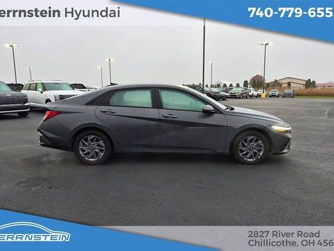 Used 2024 Hyundai Elantra SEL image 29