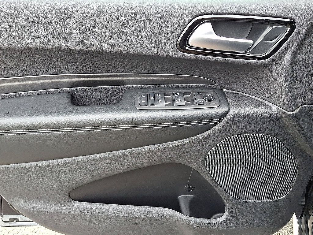 Used 2025 Dodge Durango AWD w/ Technology Group image 16