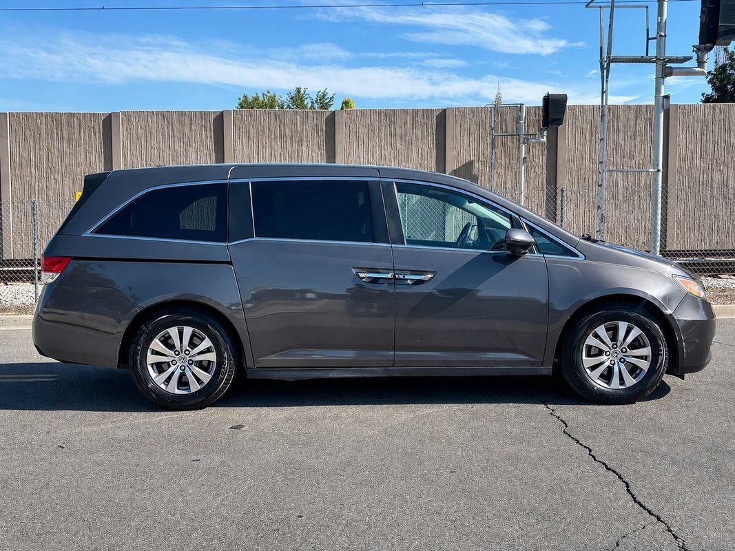 Used 2017 Honda Odyssey SE image 6