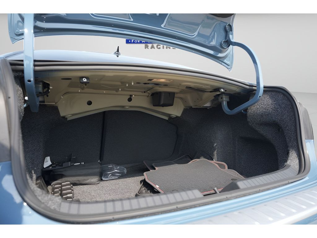 Used 2025 Volkswagen Jetta GLI Autobahn FWD image 11