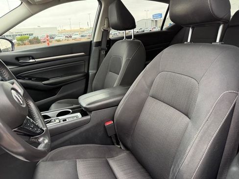 Used 2022 Nissan Altima 2.5 SV w/ SV Premium Package FWD image 8