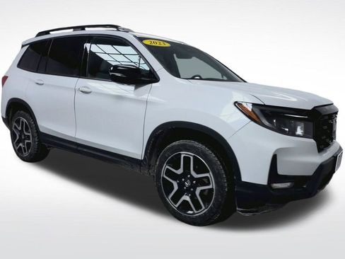 Used 2023 Honda Passport Elite image 2