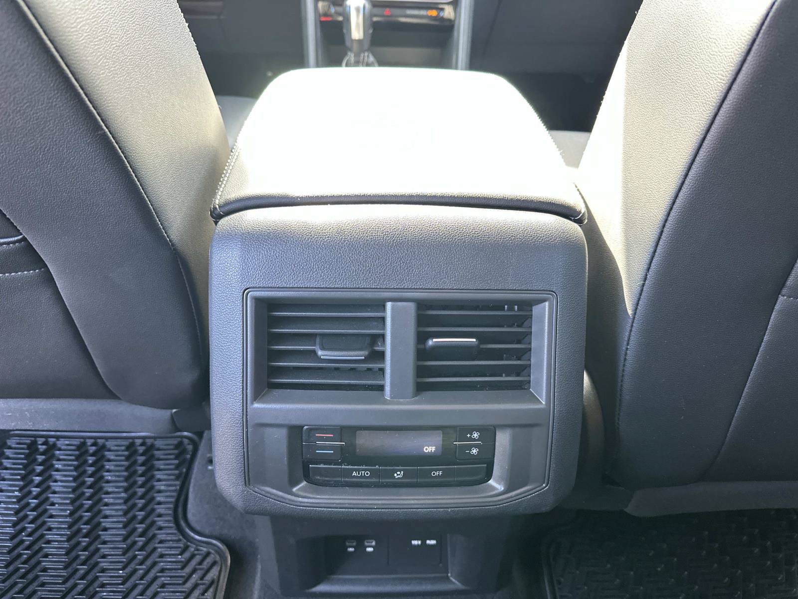 Used 2023 Volkswagen Atlas SE AWD/4WD image 14