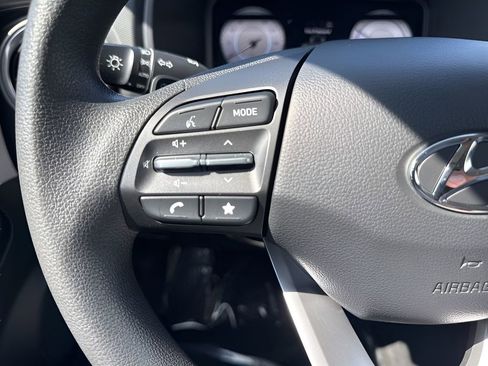 Used 2023 Hyundai Kona SE image 14