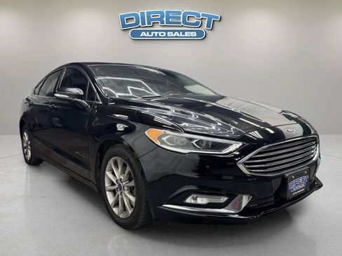 Used 2017 Ford Fusion SE w/ Equipment Group 602A FWD image 1