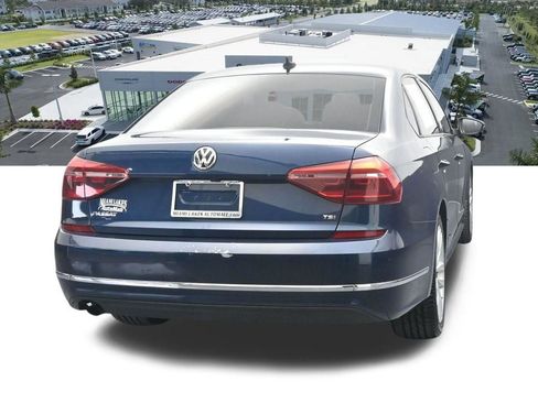 Used 2019 Volkswagen Passat 2.0T Wolfsburg image 5