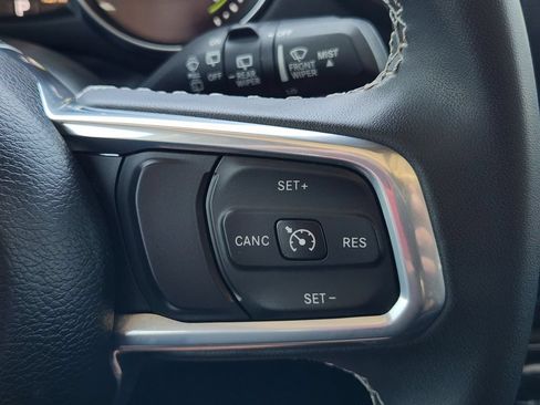 Used 2023 Jeep Wrangler Unlimited Sahara AWD/4WD image 29