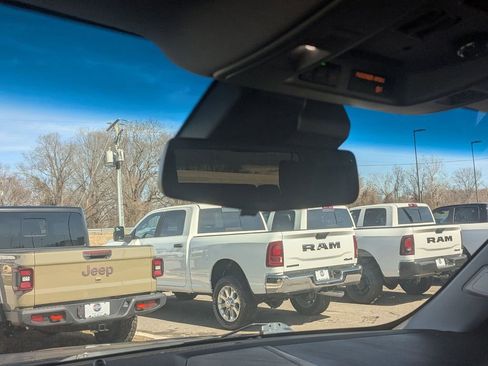 Used 2018 Cadillac Escalade ESV Luxury image 33