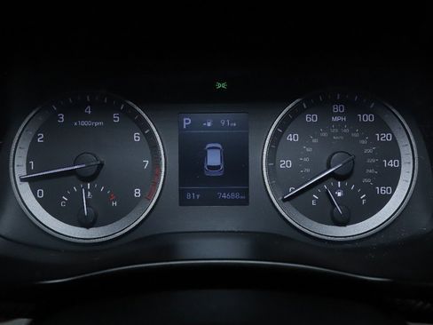 Used 2020 Hyundai Tucson SE image 25