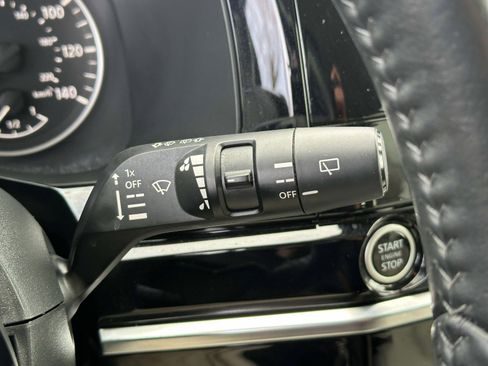 Used 2023 Nissan Pathfinder SL AWD/4WD image 23