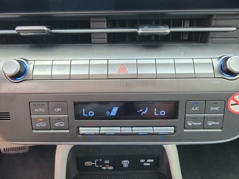 Used 2025 Hyundai Kona SEL FWD image 15