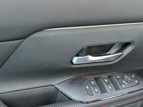 New 2025 Nissan Kicks SR FWD image 7