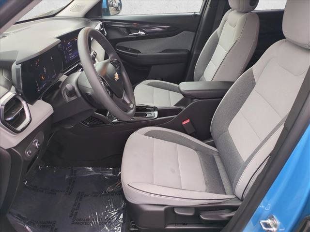 Used 2025 Chevrolet TrailBlazer LT AWD/4WD image 15