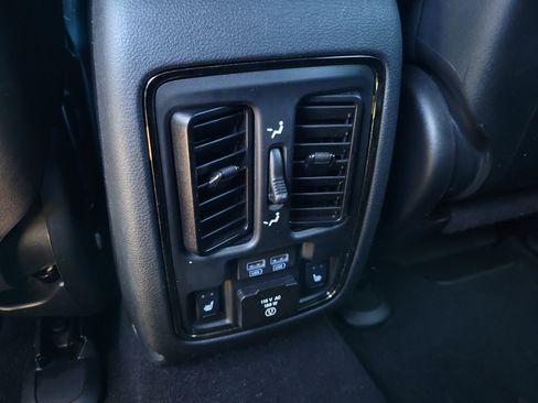 Used 2020 Dodge Durango R/T w/ Technology Group image 16