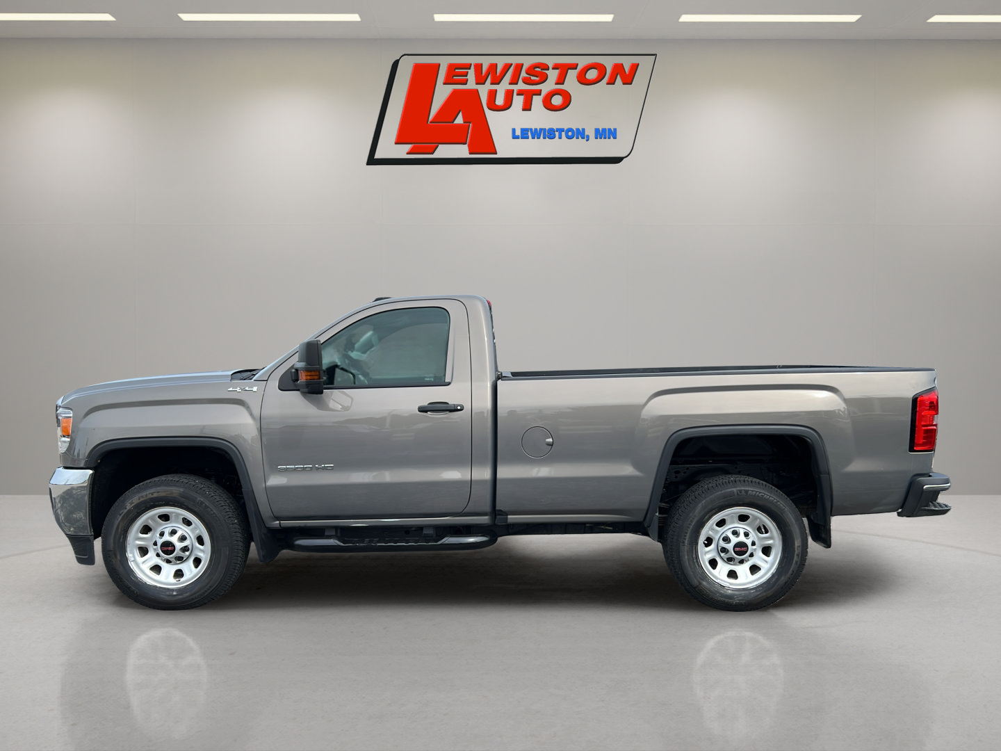 Certified 2017 GMC Sierra 3500 4x4 Regular Cab w/ Sierra Convenience Package image 10