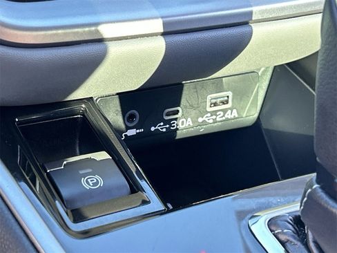 Certified 2025 Subaru Legacy Limited image 26