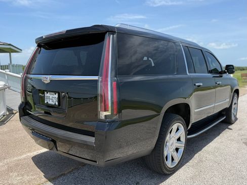 Used 2016 Cadillac Escalade ESV Premium AWD/4WD image 5