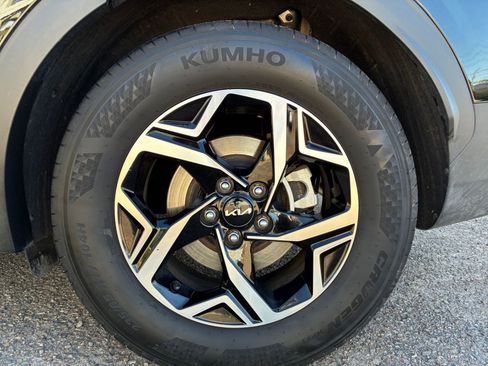 Used 2025 Kia Sportage LX image 29