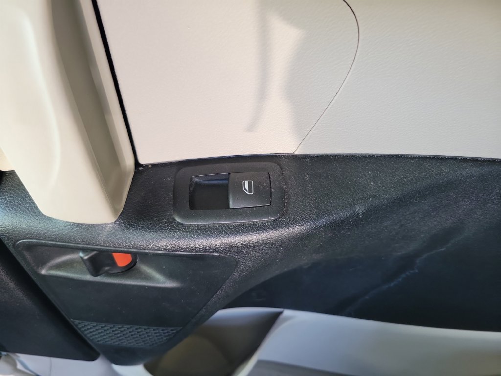 Used 2024 Chrysler Pacifica Touring-L FWD image 21