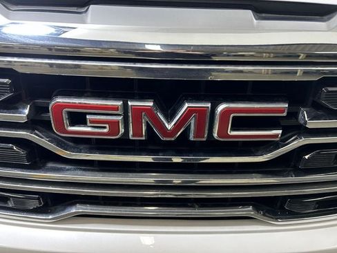 Used 2023 GMC Sierra 1500 SLT w/ SLT Convenience Package AWD/4WD image 10
