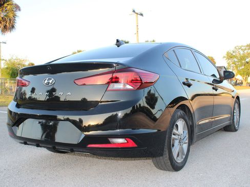 Used 2020 Hyundai Elantra SEL image 18