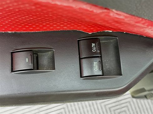 Used 2005 Ford Mustang GT Premium image 19