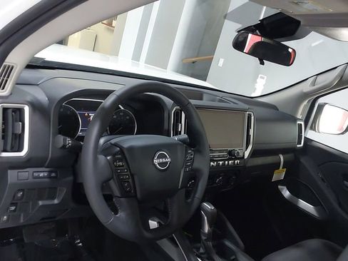 New 2026 Nissan Frontier SV w/ All-Weather Content Package AWD/4WD image 18