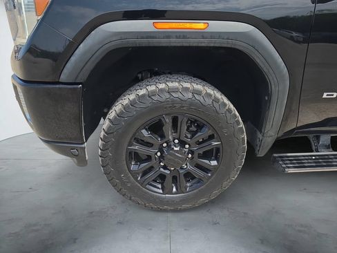 Used 2021 GMC Sierra 2500 Denali w/ Denali Black Diamond Edition AWD/4WD image 14