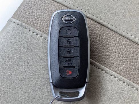 Used 2025 Nissan Armada Platinum w/ Convenience Package image 33