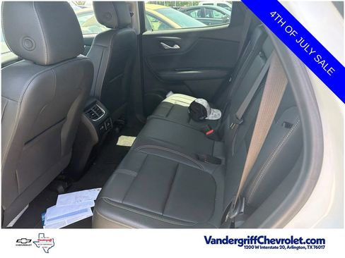 Used 2024 Chevrolet Blazer LT w/ Sound & Technology Package FWD image 8