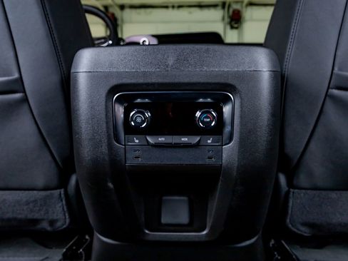 Used 2026 Chevrolet Suburban RST w/ RST Capability Package AWD/4WD image 34