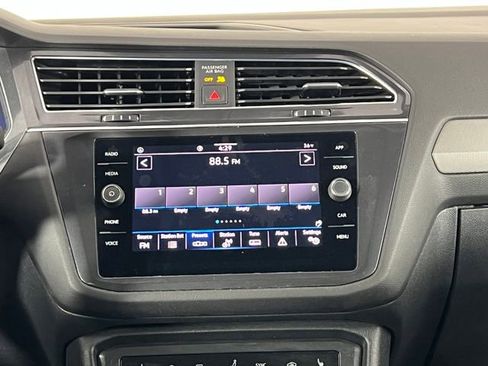 Used 2022 Volkswagen Tiguan SE image 28