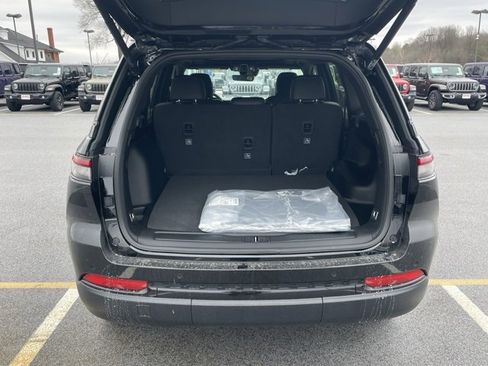 New 2025 Jeep Grand Cherokee image 7