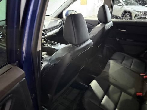 Used 2023 Nissan Rogue SV w/ SV Premium B Package FWD image 31