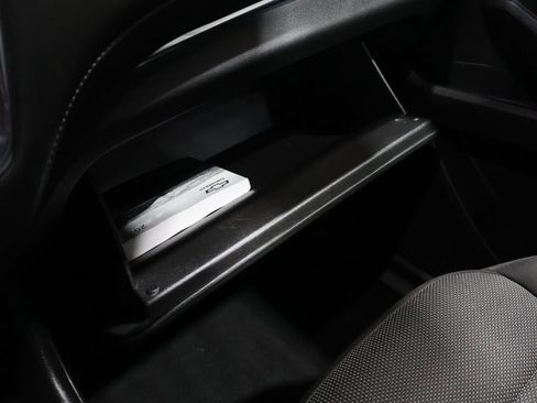 Used 2023 Chevrolet Traverse LT w/ Rear Camera Mirror Package image 39