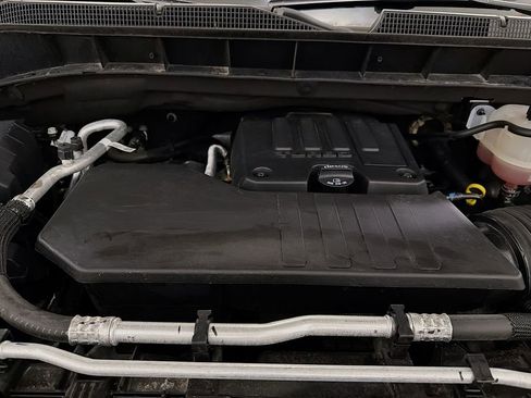Used 2024 Chevrolet Silverado 1500 LT AWD/4WD image 30