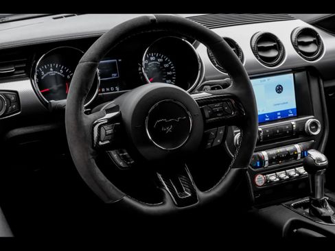 Used 2017 Ford Mustang GT image 3